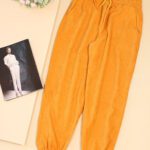 شلوار جاگر مخمل کبریتی دانه درشت گت دار جاگر خردلی بوتیک پاپلل