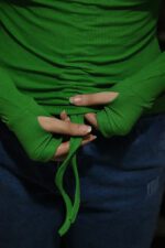 بلوز استین بلند پایین چین دار فینگردار یقه اسکی بوتیک پاپلی